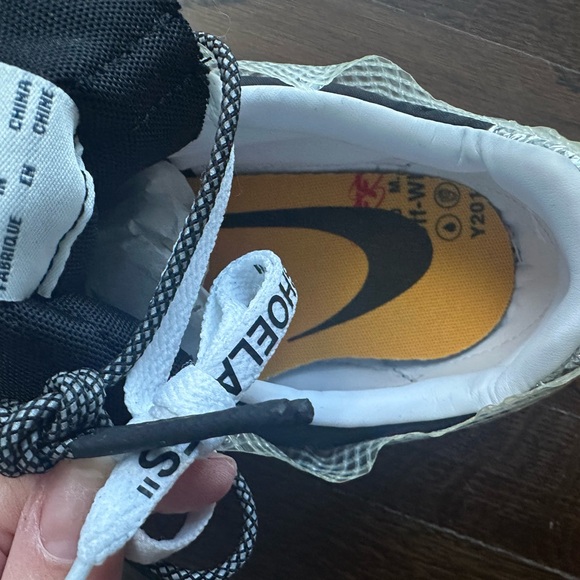 Off-White x Wmns Waffle Racer 'Fuchsia - Picture 5 of 7